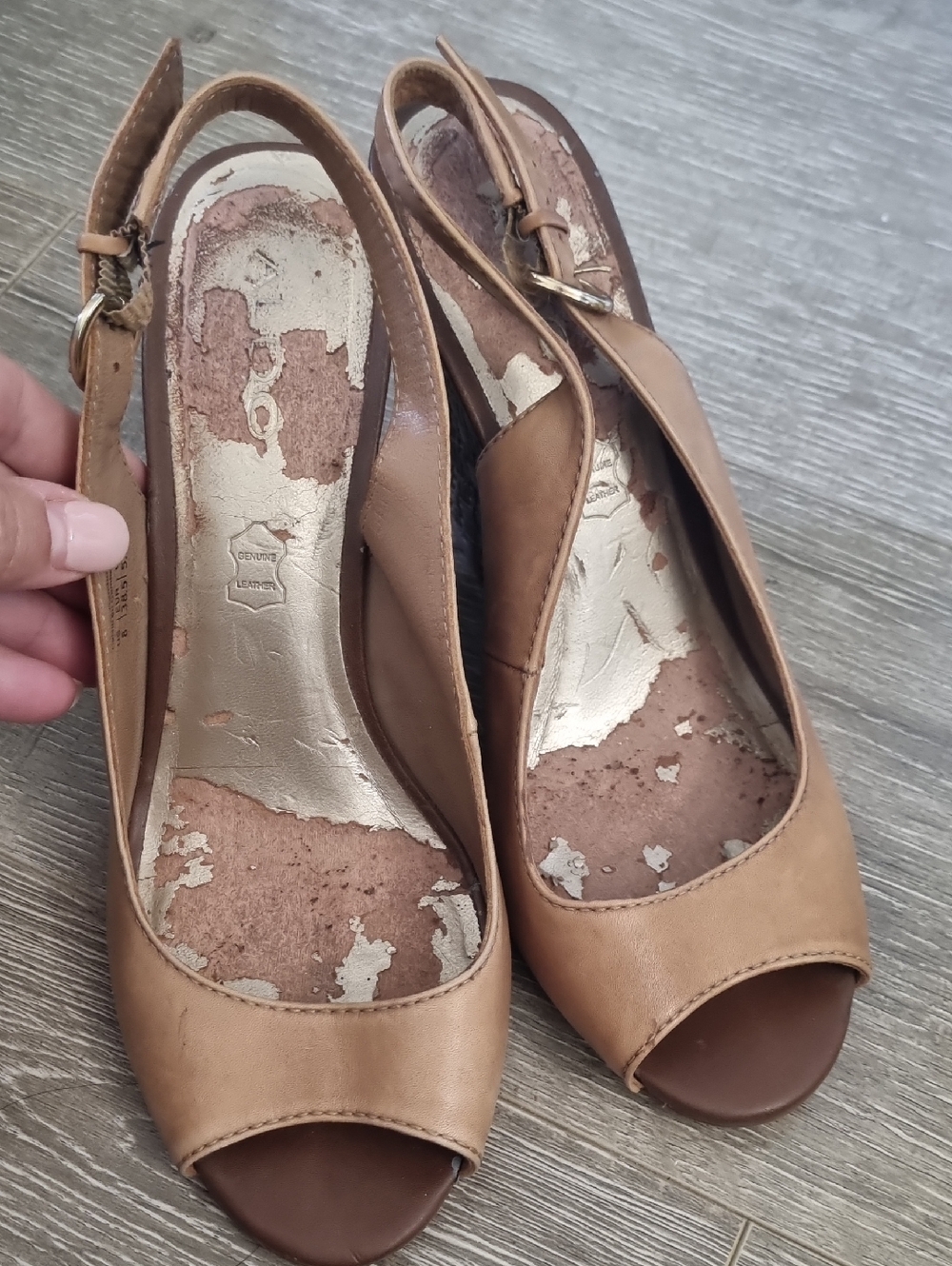 Aldo genuine leather sandals in a tan peep-toe slingback heels